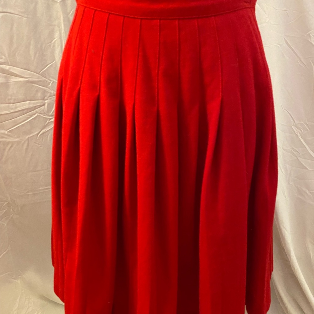 Liz Claiborne Bright Red Pleated A-Line Skirt - Picture 8 of 9